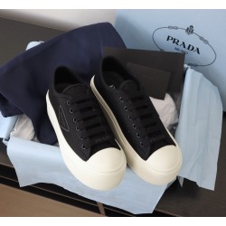 프라다 Prada 스니커즈