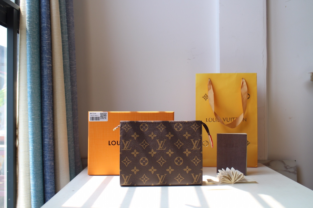 루이비통 Louis Vuitton M47546 파우치 15CM