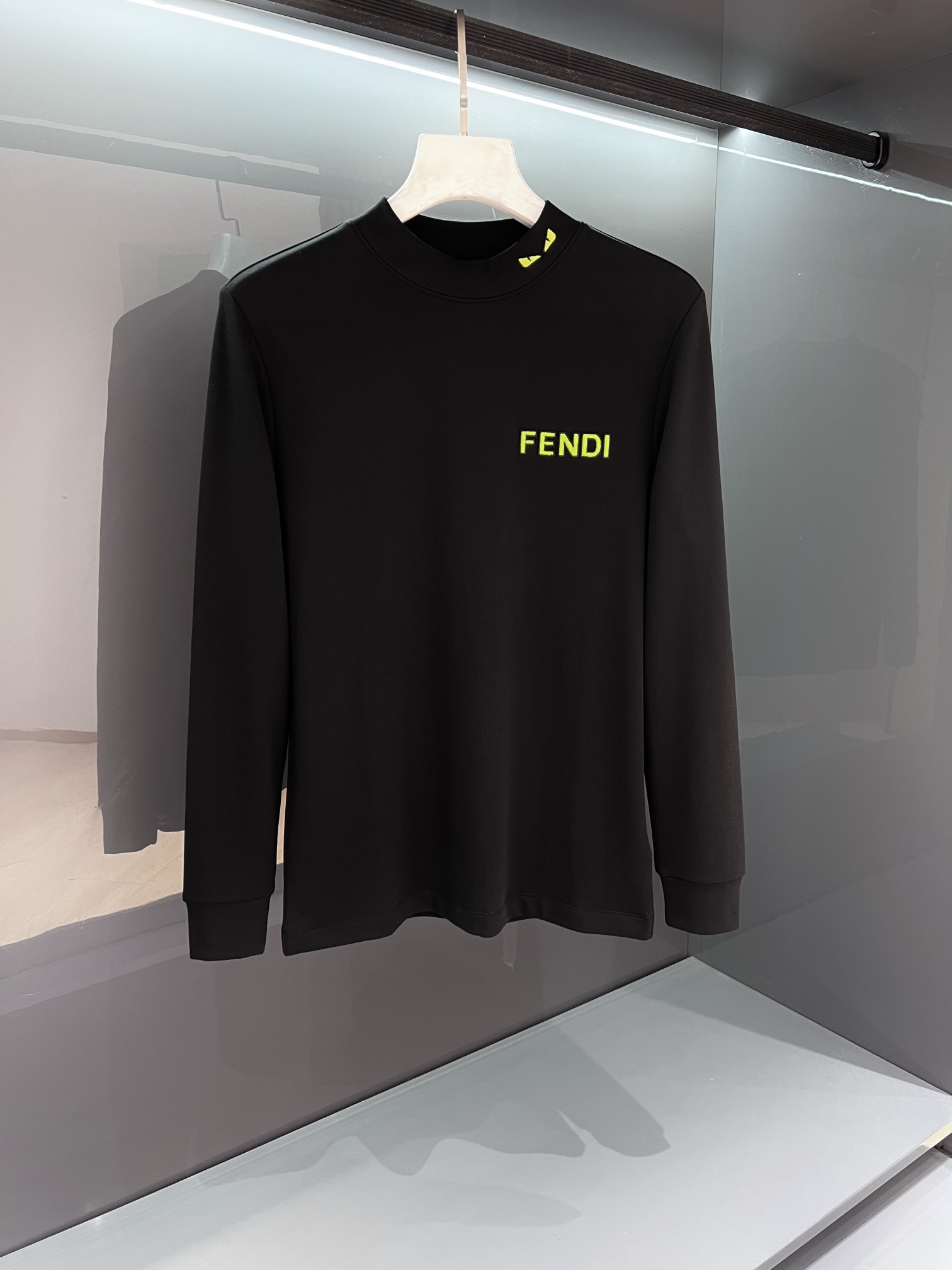 펜디 FENDI 라운드 맨투맨