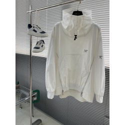 아크테릭스 ARC'TERYX 라운드 맨투맨