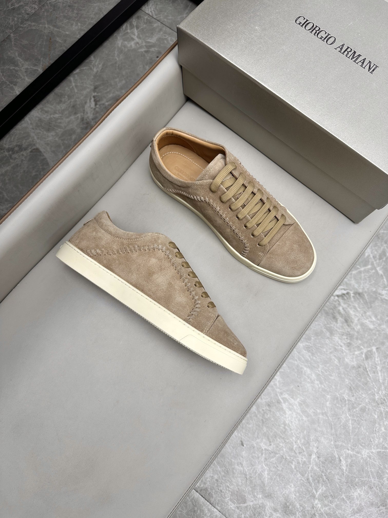 GIORGIO ARMANI 스니커즈