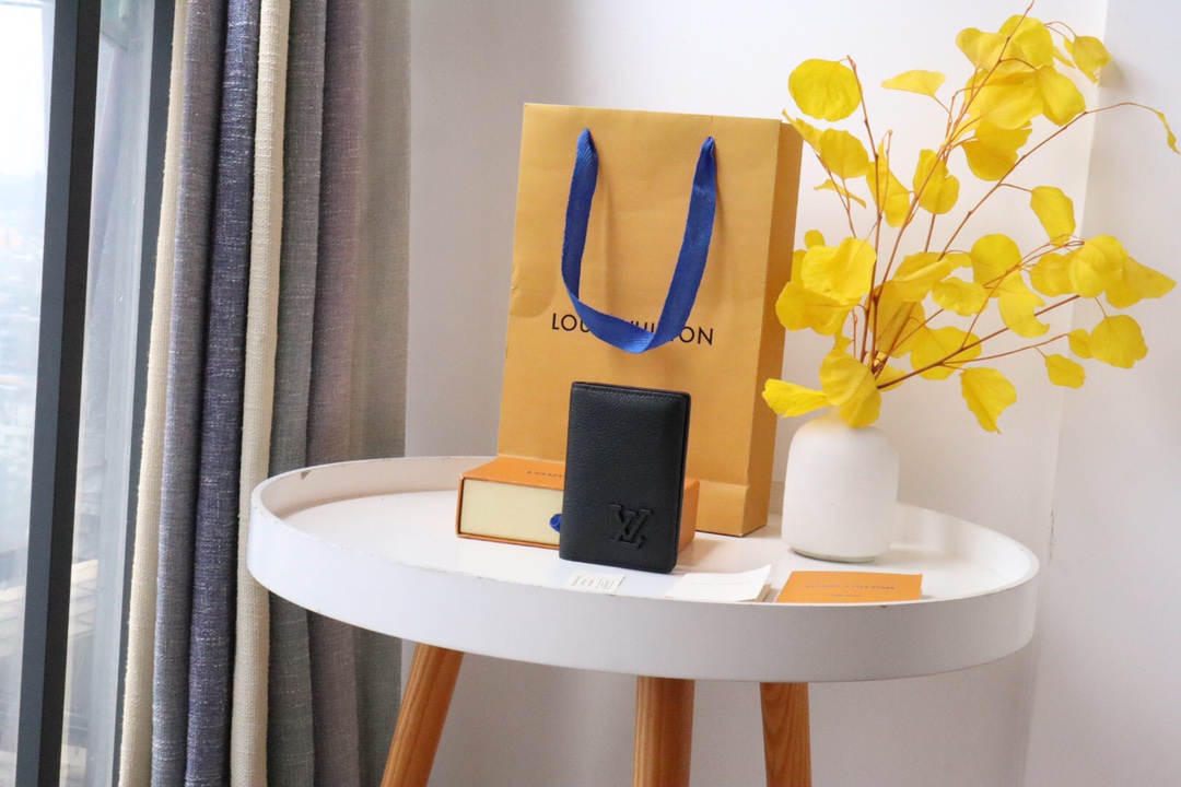 루이비통 Louis Vuitton M69829 지갑 11.5CM