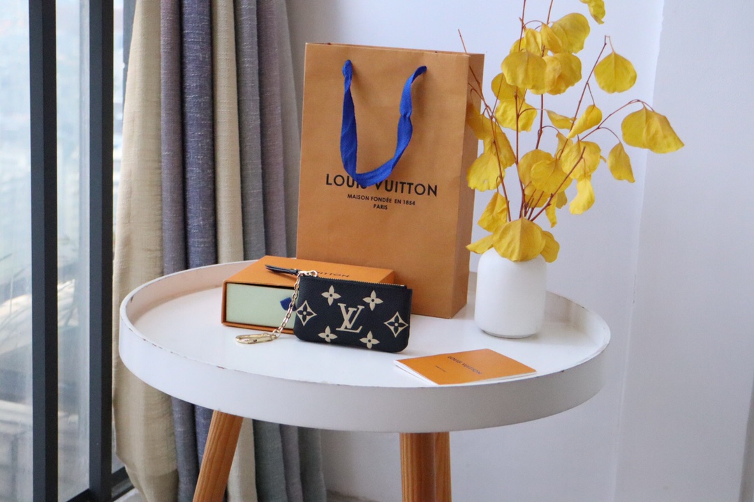 루이비통 Louis Vuitton M80879 지갑 12CM