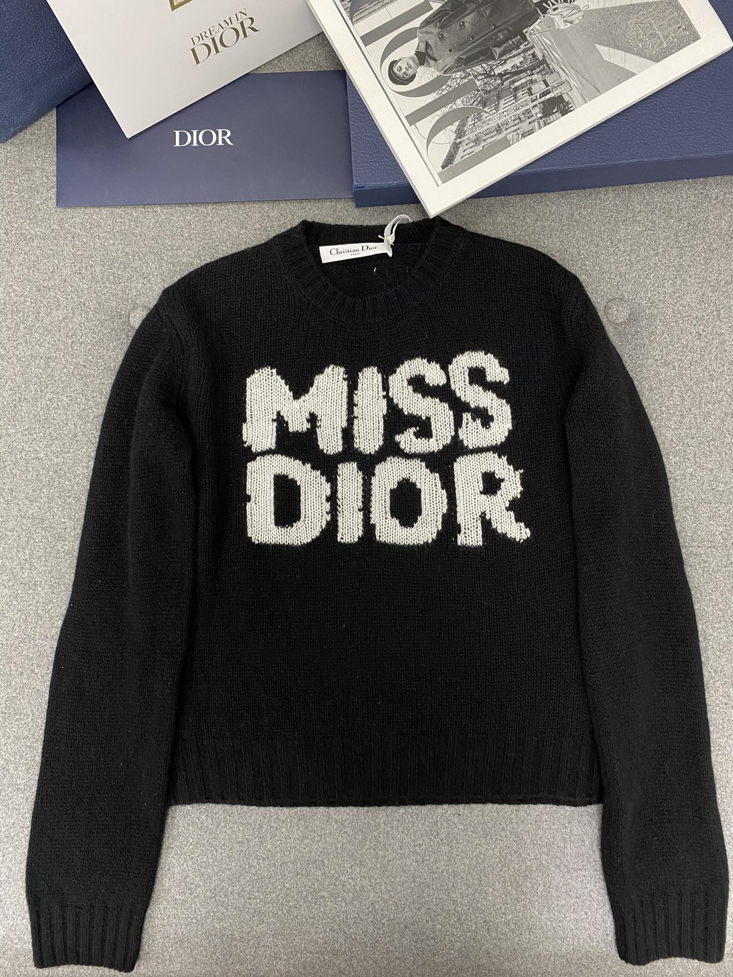 디올 Dior 스웨터