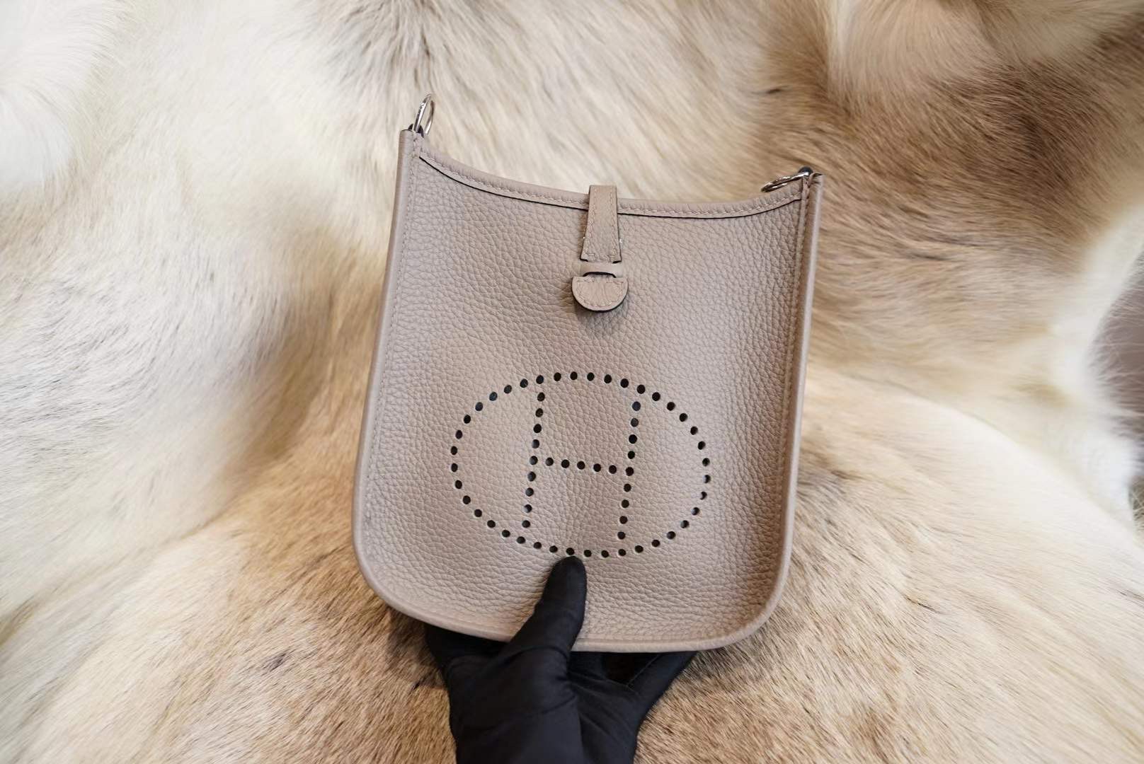 에르메스 Hermes Mini Evelyne Clemence