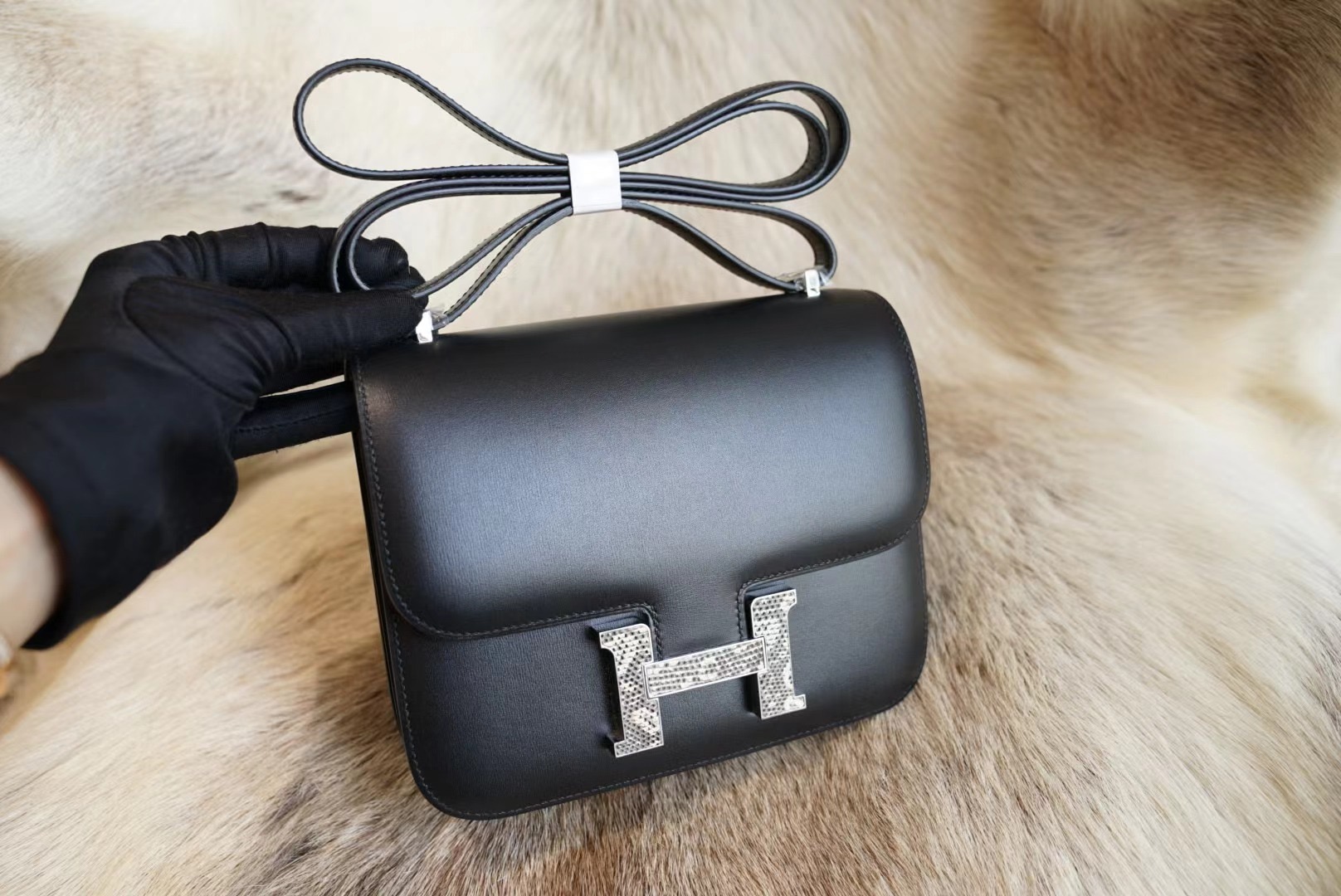 에르메스 Hermes Constance 19 Box