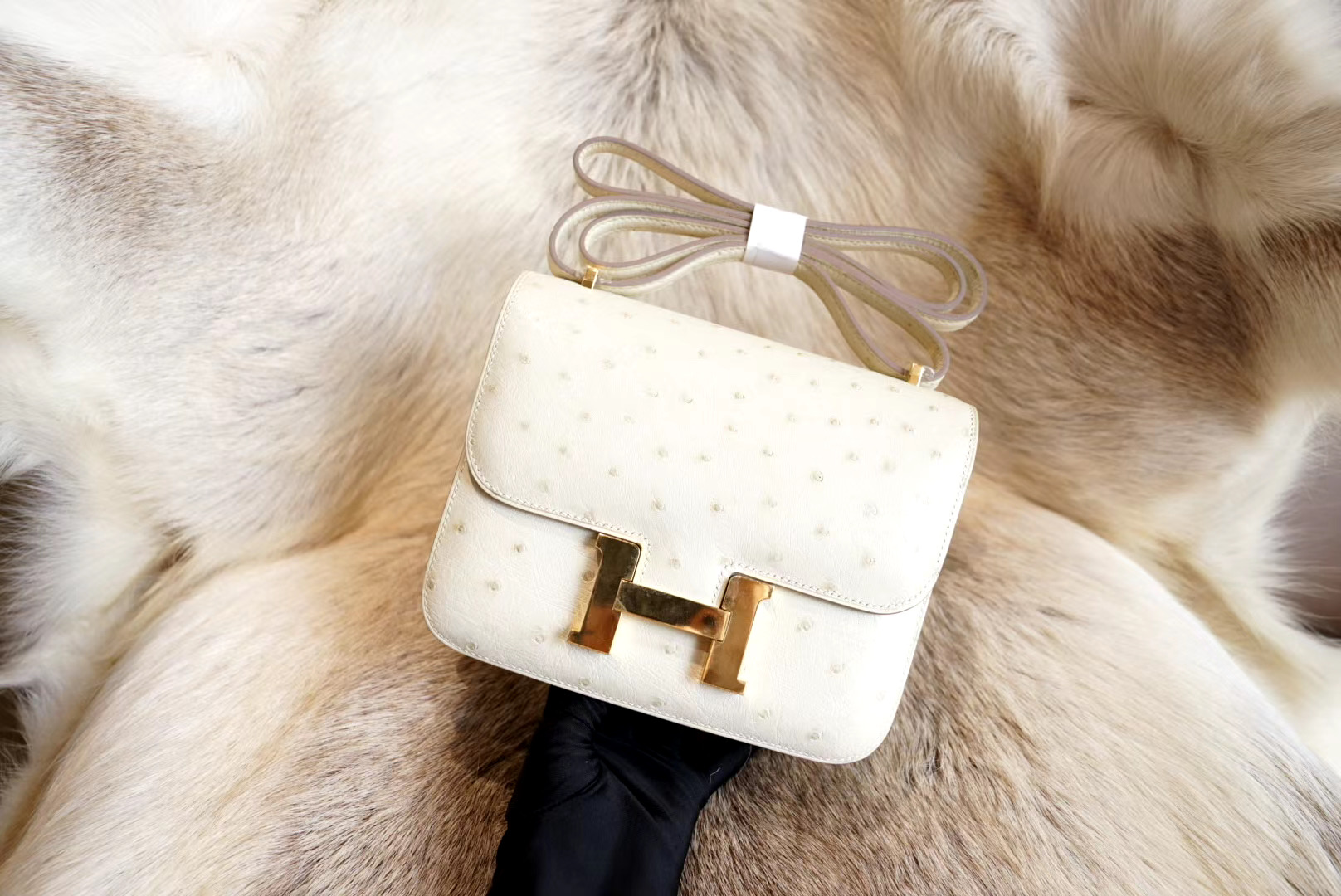 에르메스 Hermes Constance 19