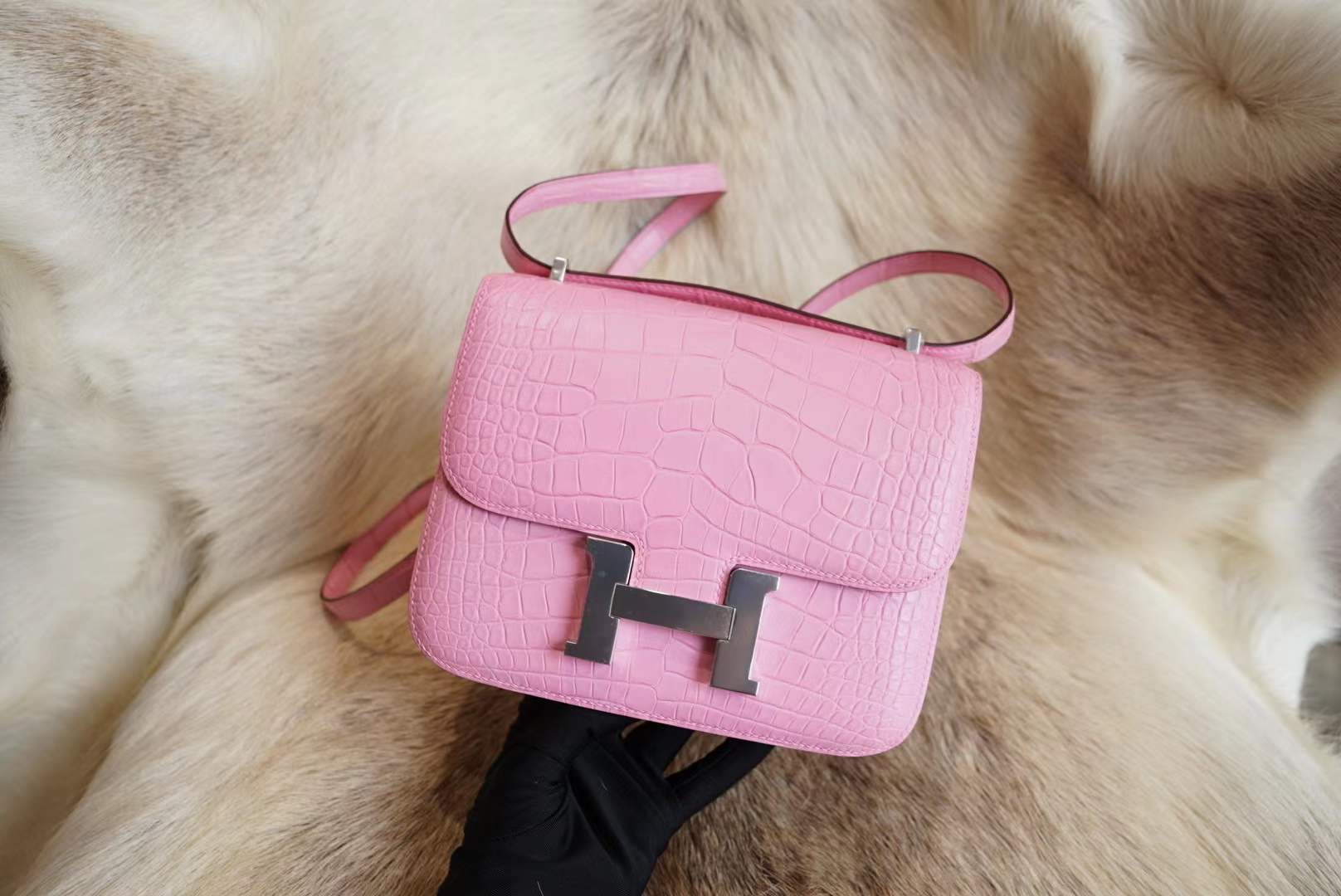 에르메스 Hermes Constance 19