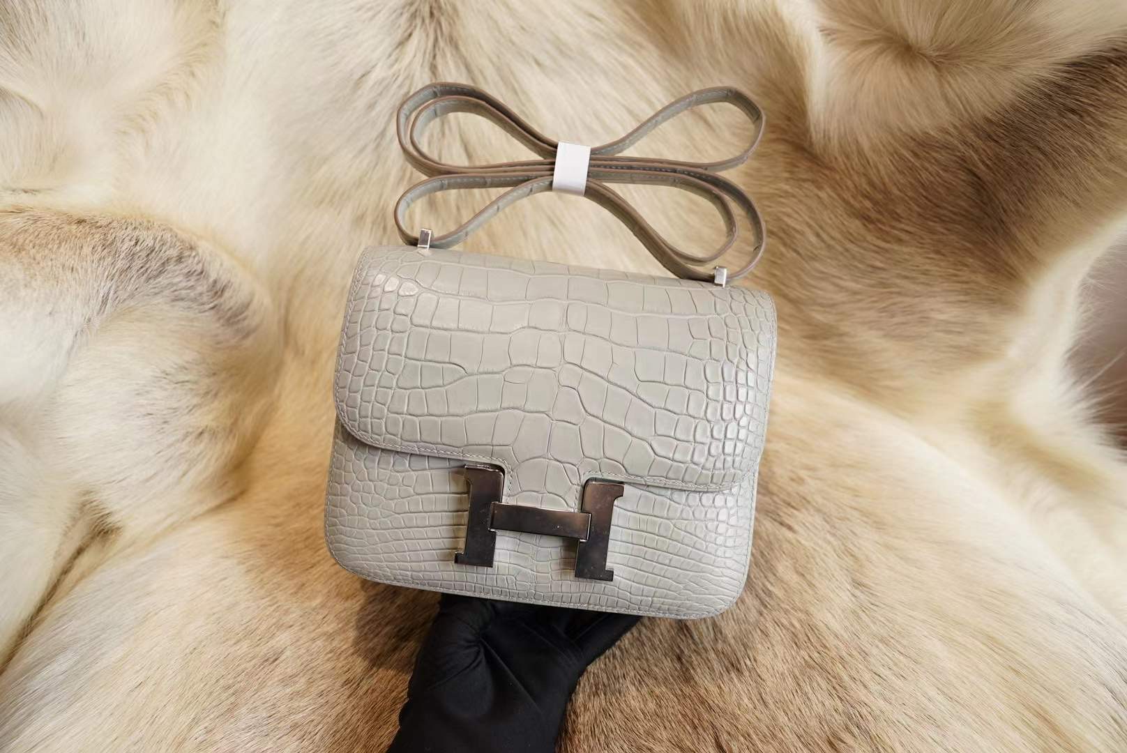 에르메스 Hermes Constance 19