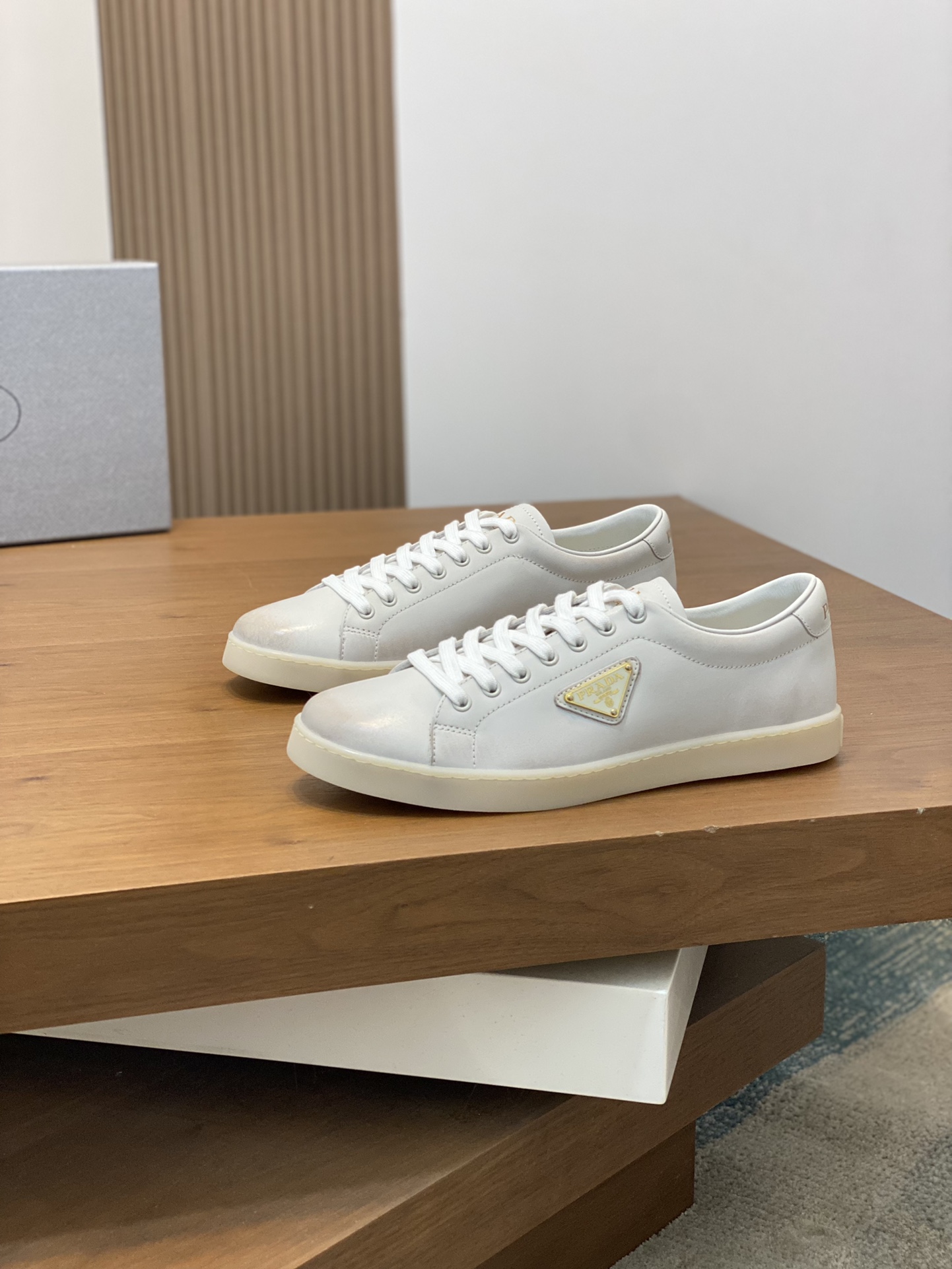 프라다 Prada 스니커즈