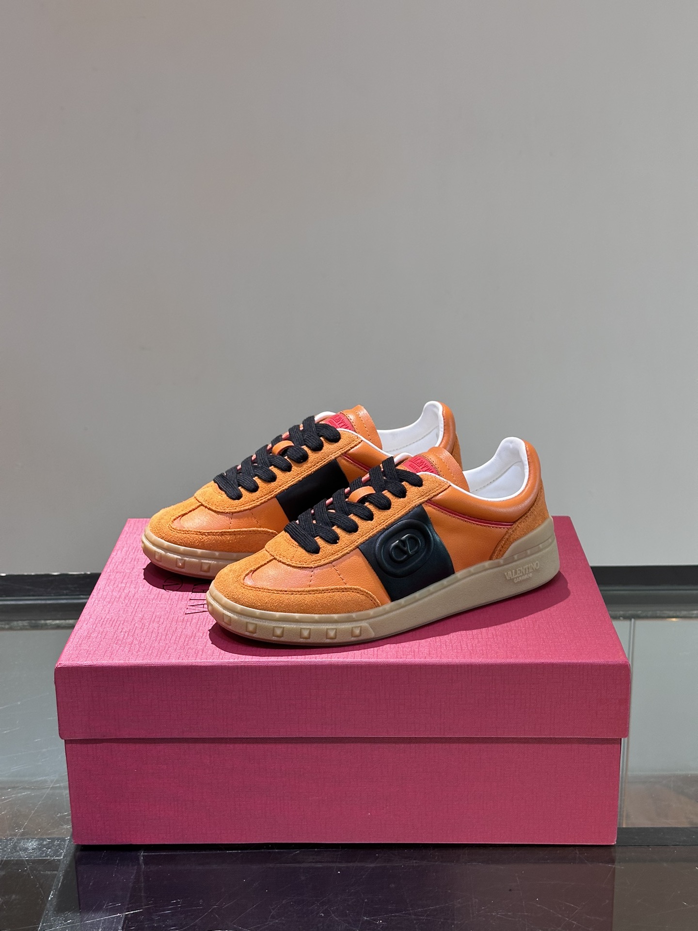 발렌티노 Valentino 스니커즈