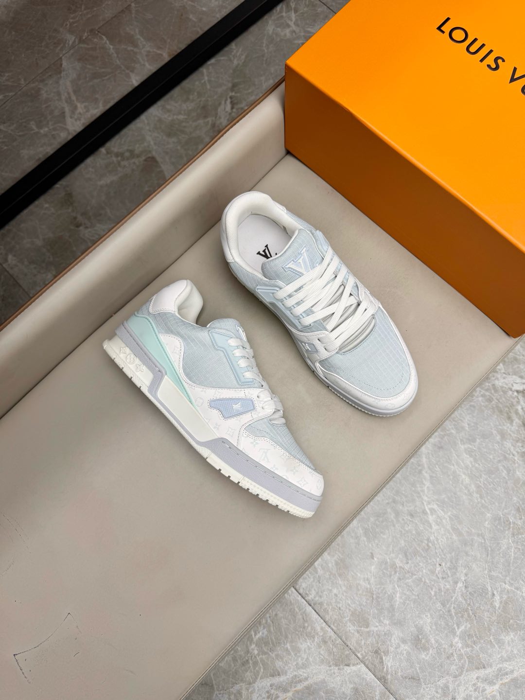 루이비통 Louis Vuitton 스니커즈