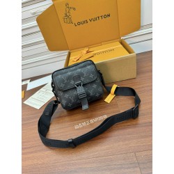 루이비통 Louis Vuitton M12518 크로스 백