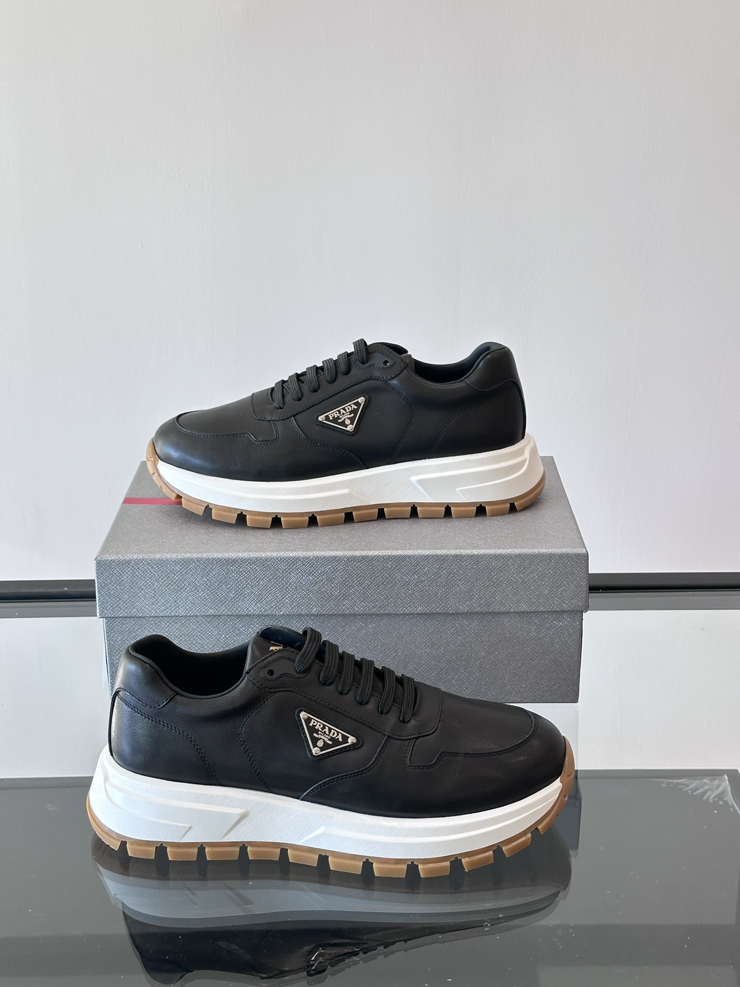 프라다 Prada 스니커즈