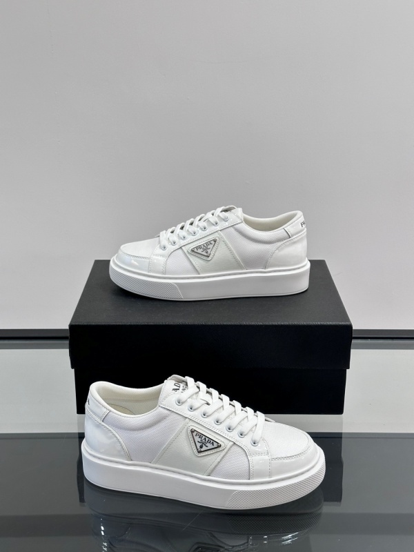 프라다 Prada 스니커즈