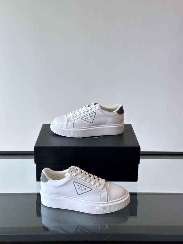 프라다 Prada 스니커즈