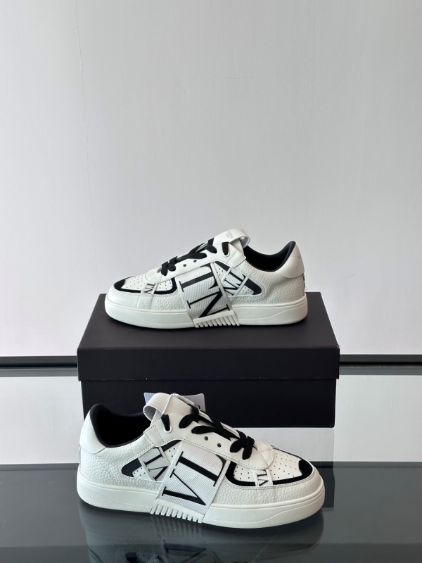 발렌티노 Valentino 스니커즈