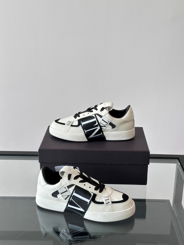 발렌티노 Valentino 스니커즈