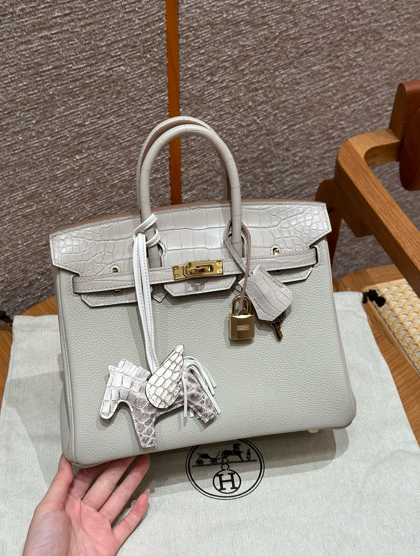 에르메스 Hermes Birkin Touch 25cm Togo and Matte Alligator 8L Beton/gold