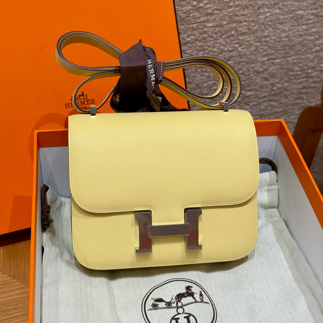 에르메스 Hermes Constance 19cm Epsom 1Z Jaune Poussin/silver