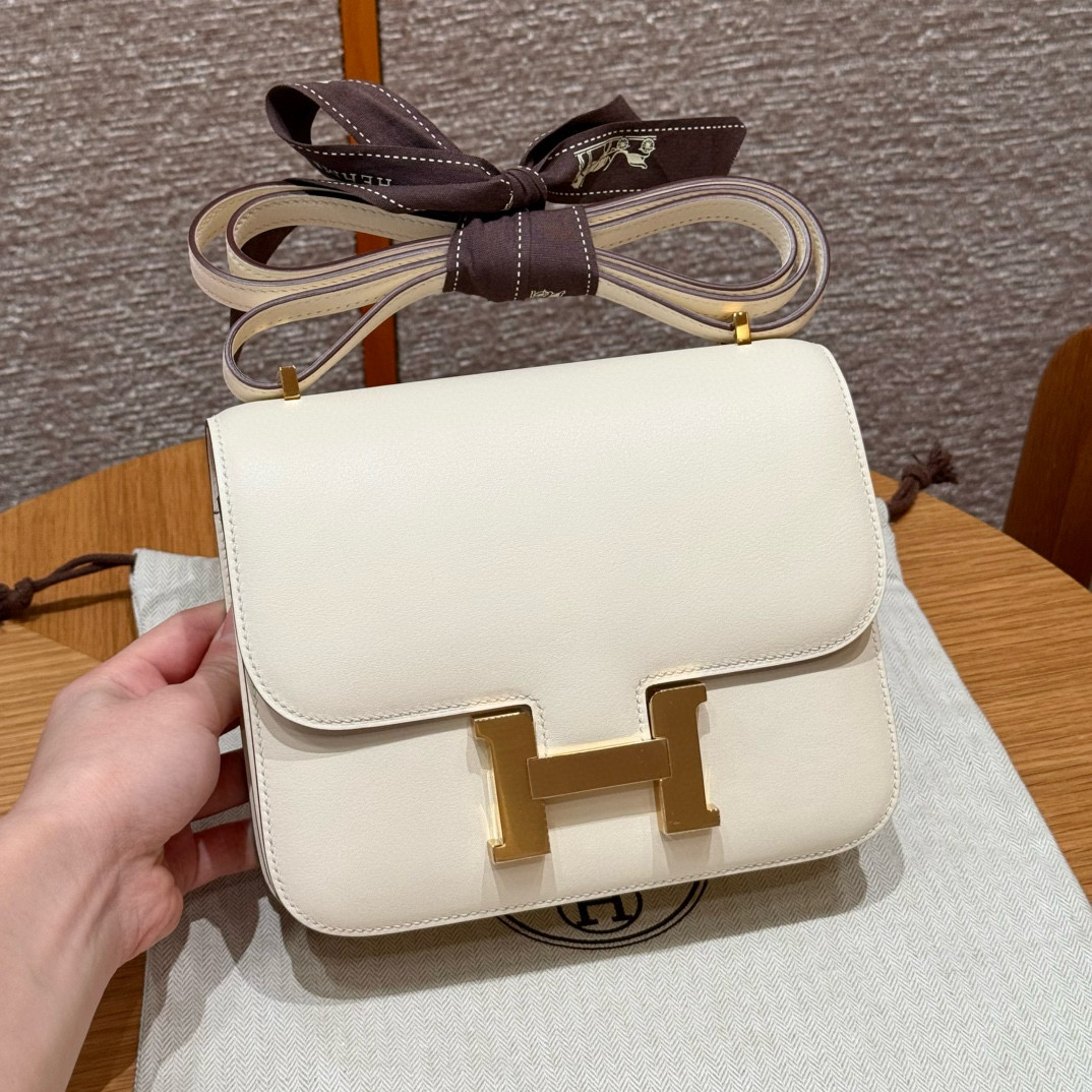 에르메스 Hermes Constance 19cm Swift i2 Nata/gold