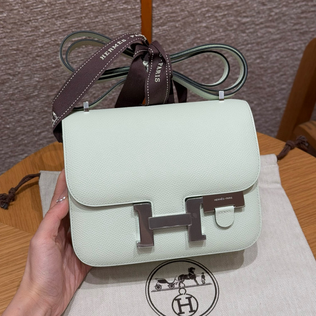 에르메스 Hermes Constance with mirror 19cm Epsom 0S Vert Fizz/silver