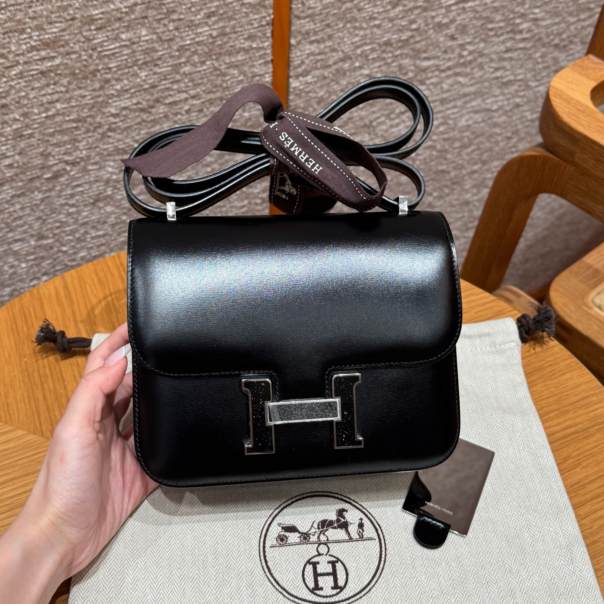 에르메스 Hermes Constance with mirror 19cm Box 89 Noir/silver