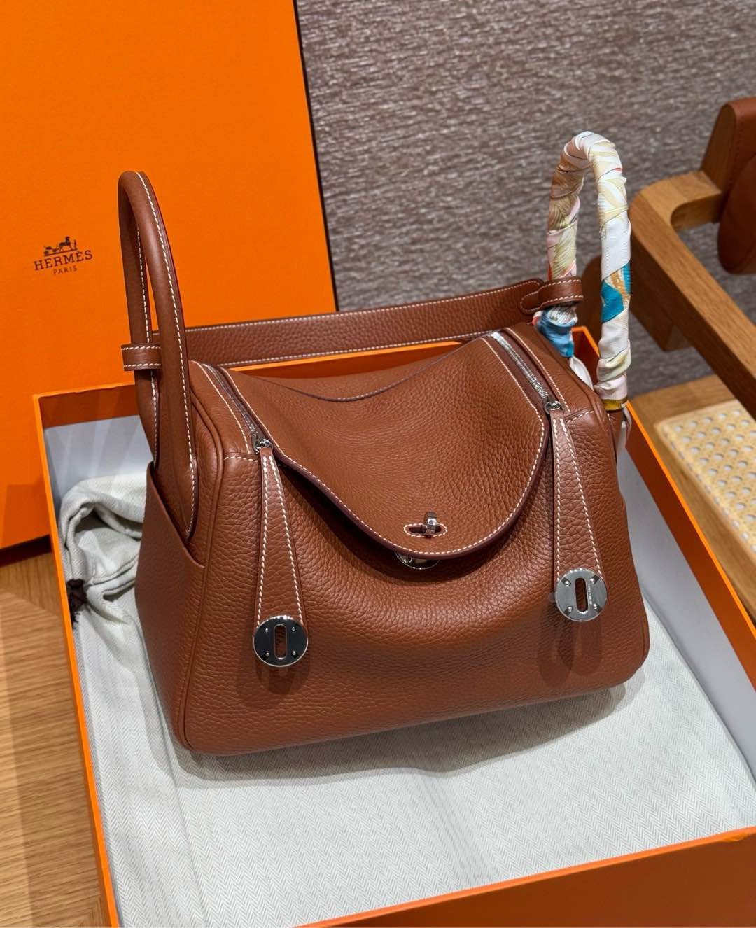 에르메스 Hermes Lindy 26cm Clemence 37Gold/silver