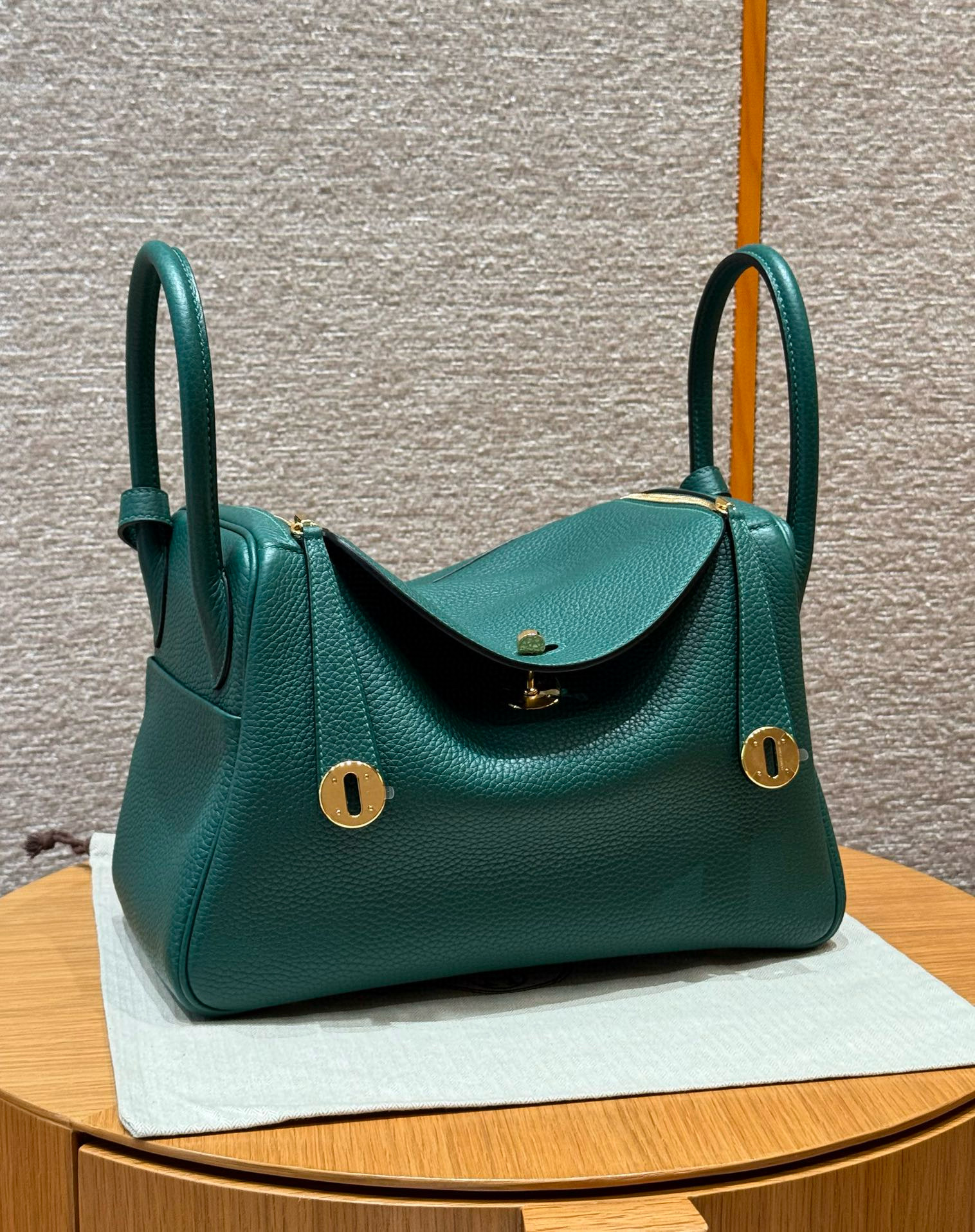 에르메스 Hermes Lindy 30cm Clemence Z6 Malachite/gold