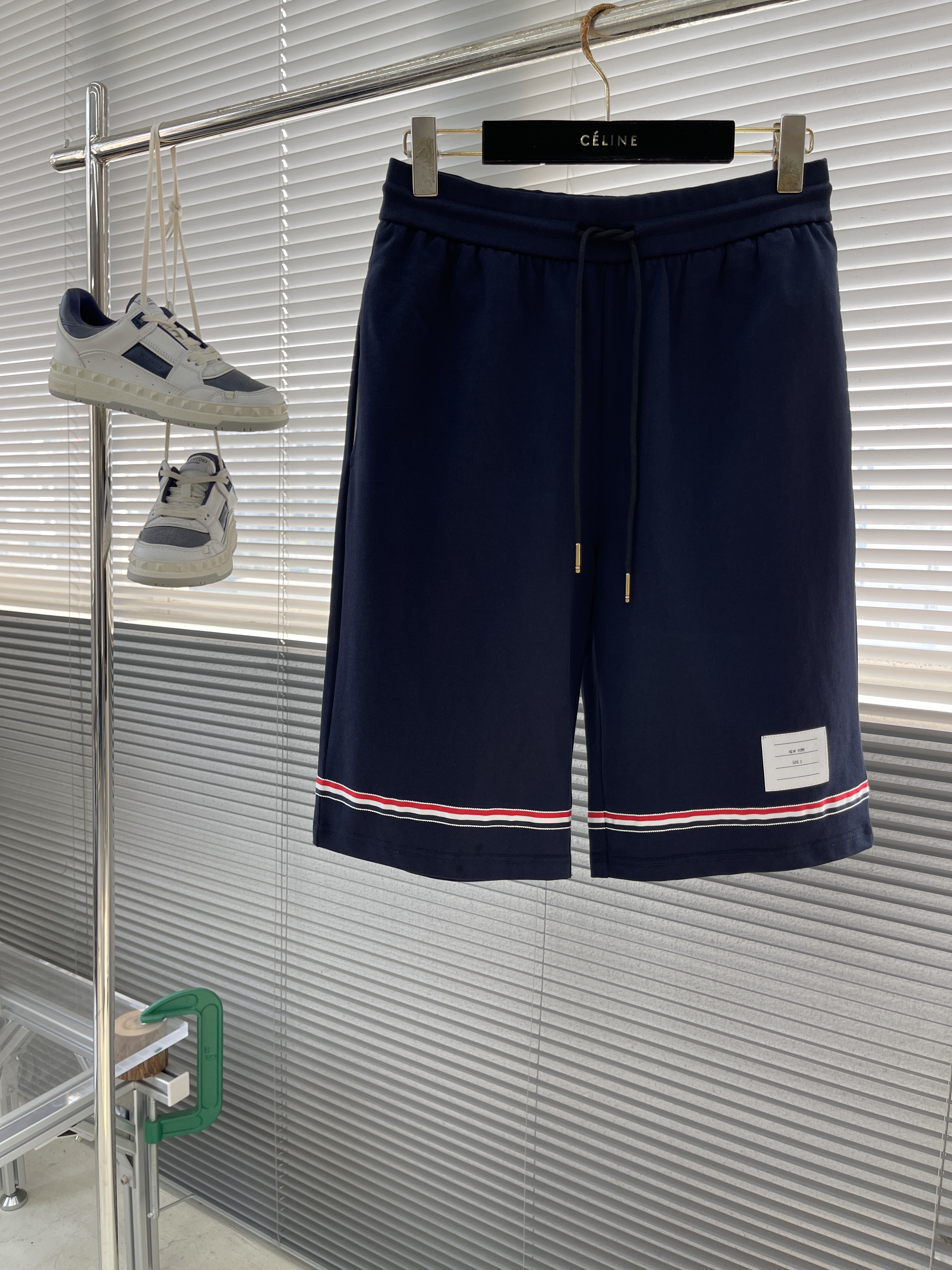 톰브라운 Thom Browne 반바지