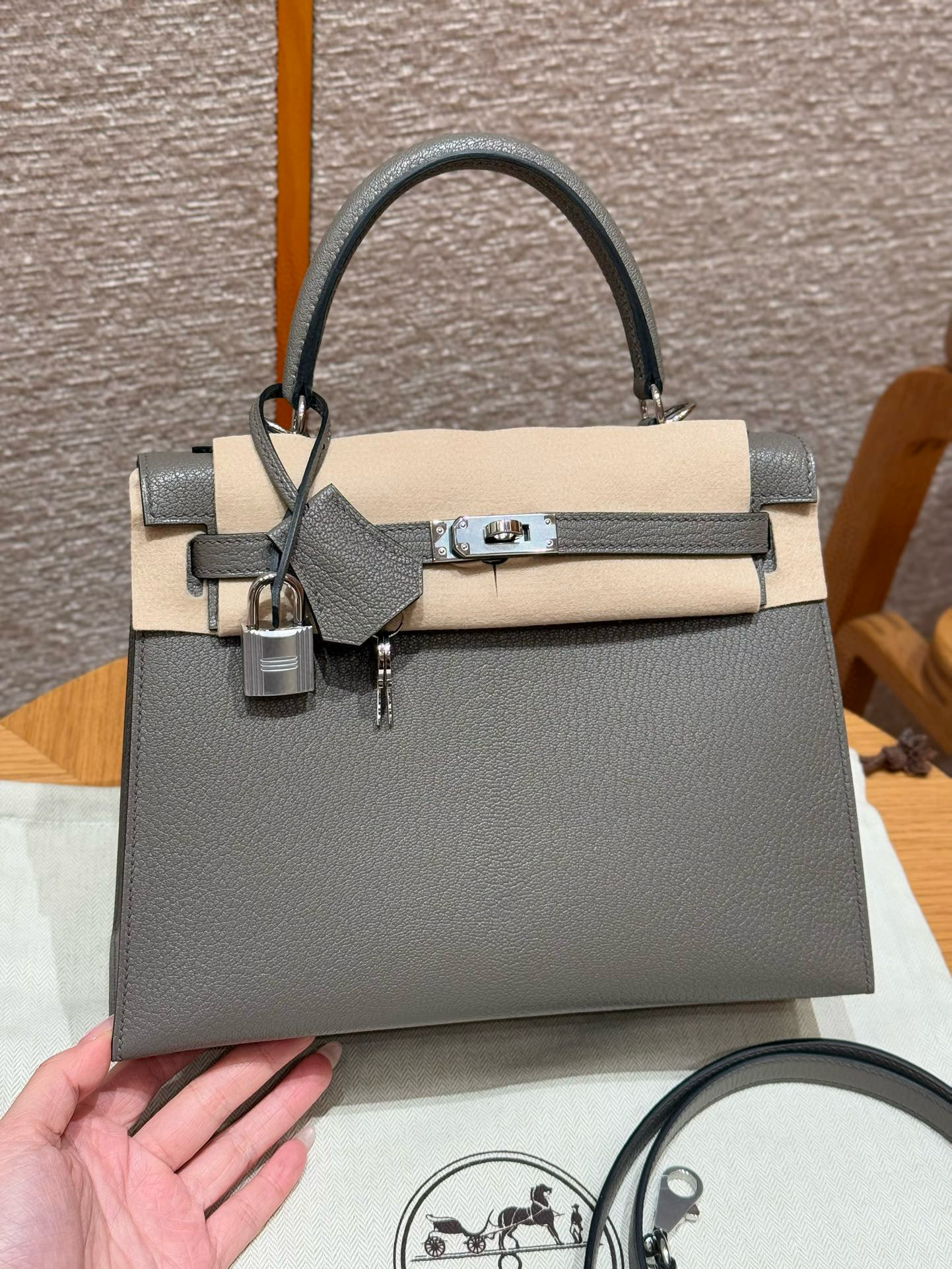 에르메스 Hermes Kelly 25cm Chèvre 0L Gris Meyer/silver
