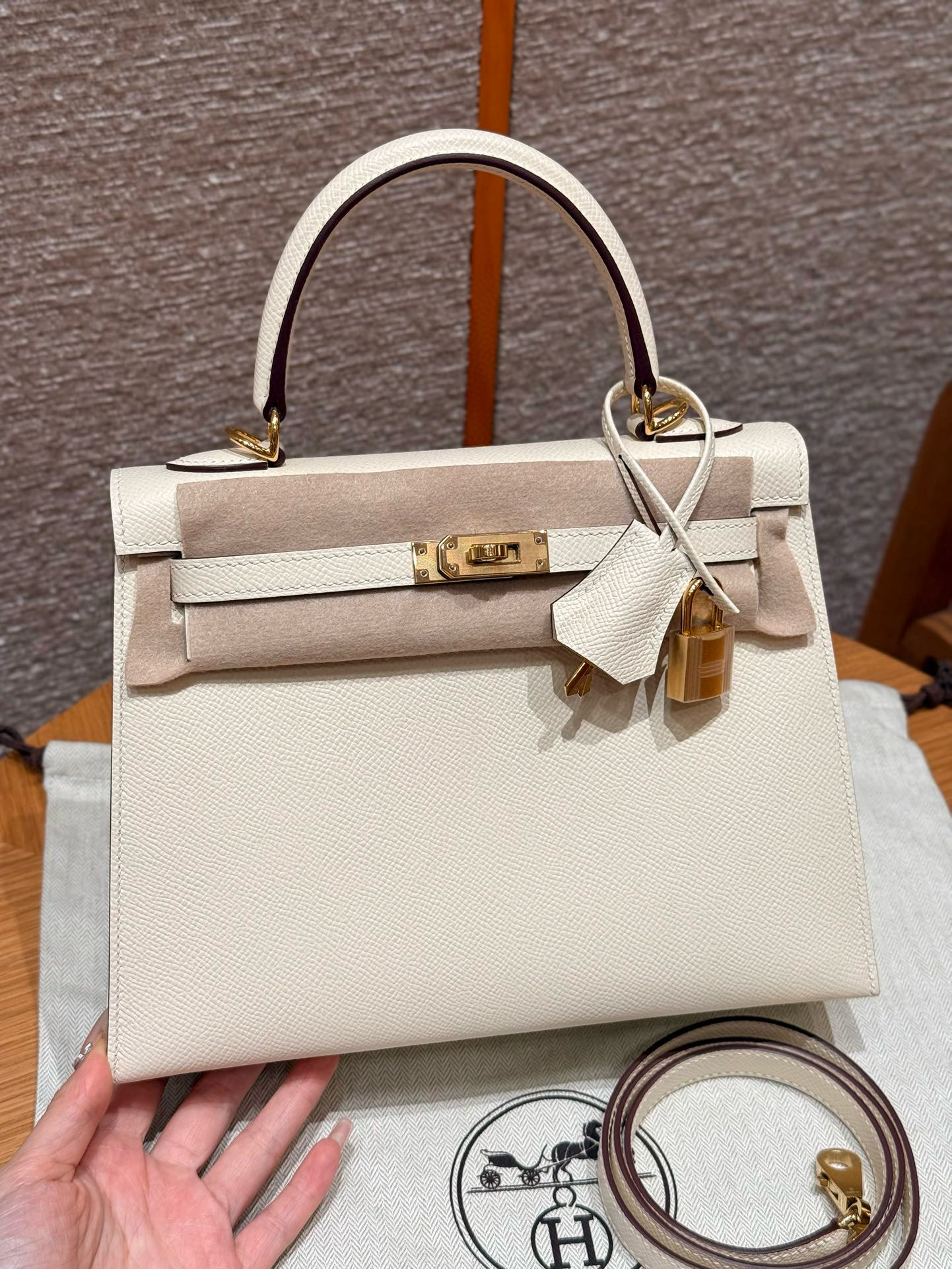 에르메스 Hermes Kelly 25cm Epsom i2 Nata/gold