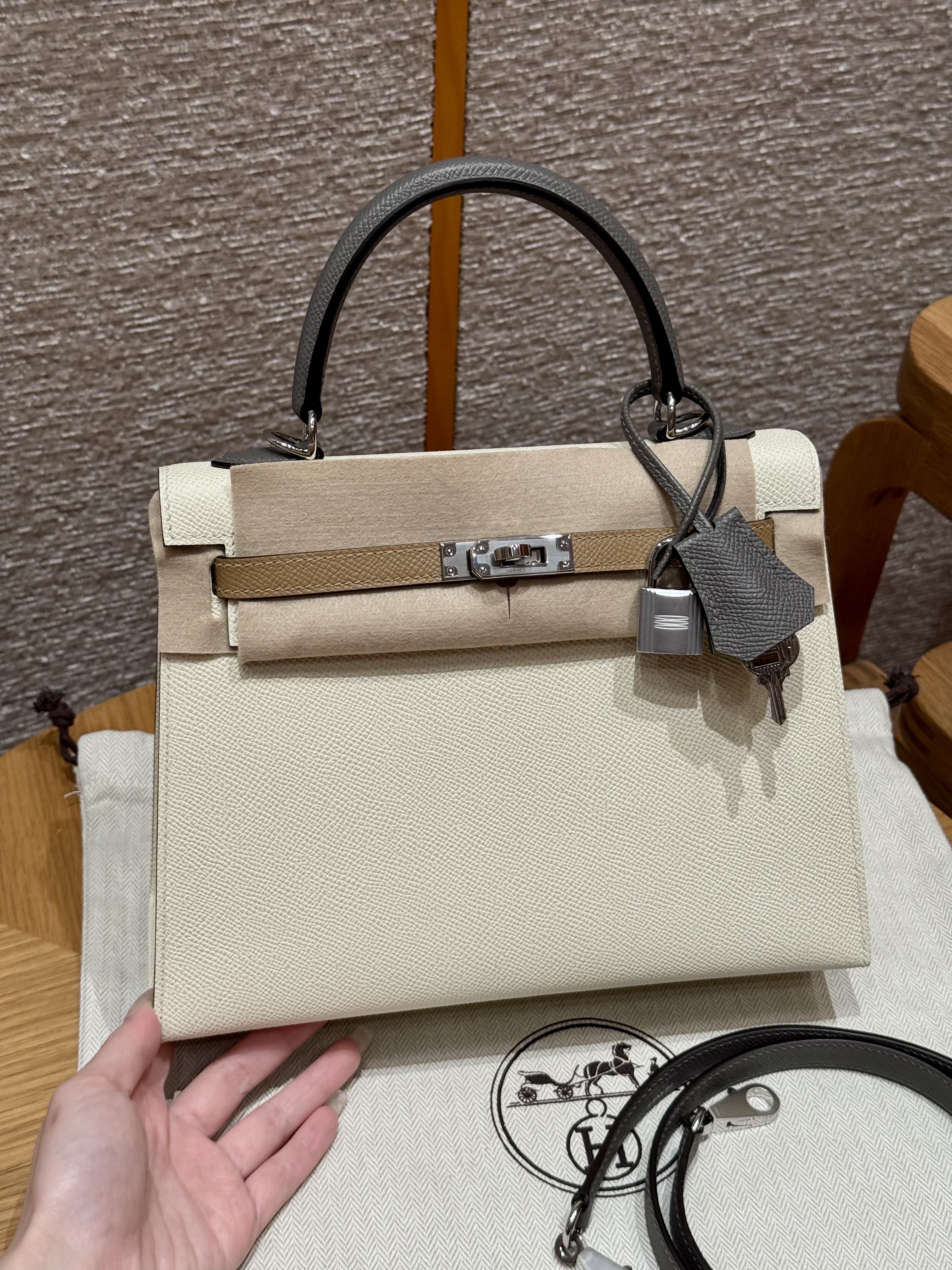 에르메스 Hermes Kelly 25cm Epsom i2 Nata OM chai 0L Girs Meyer/silver