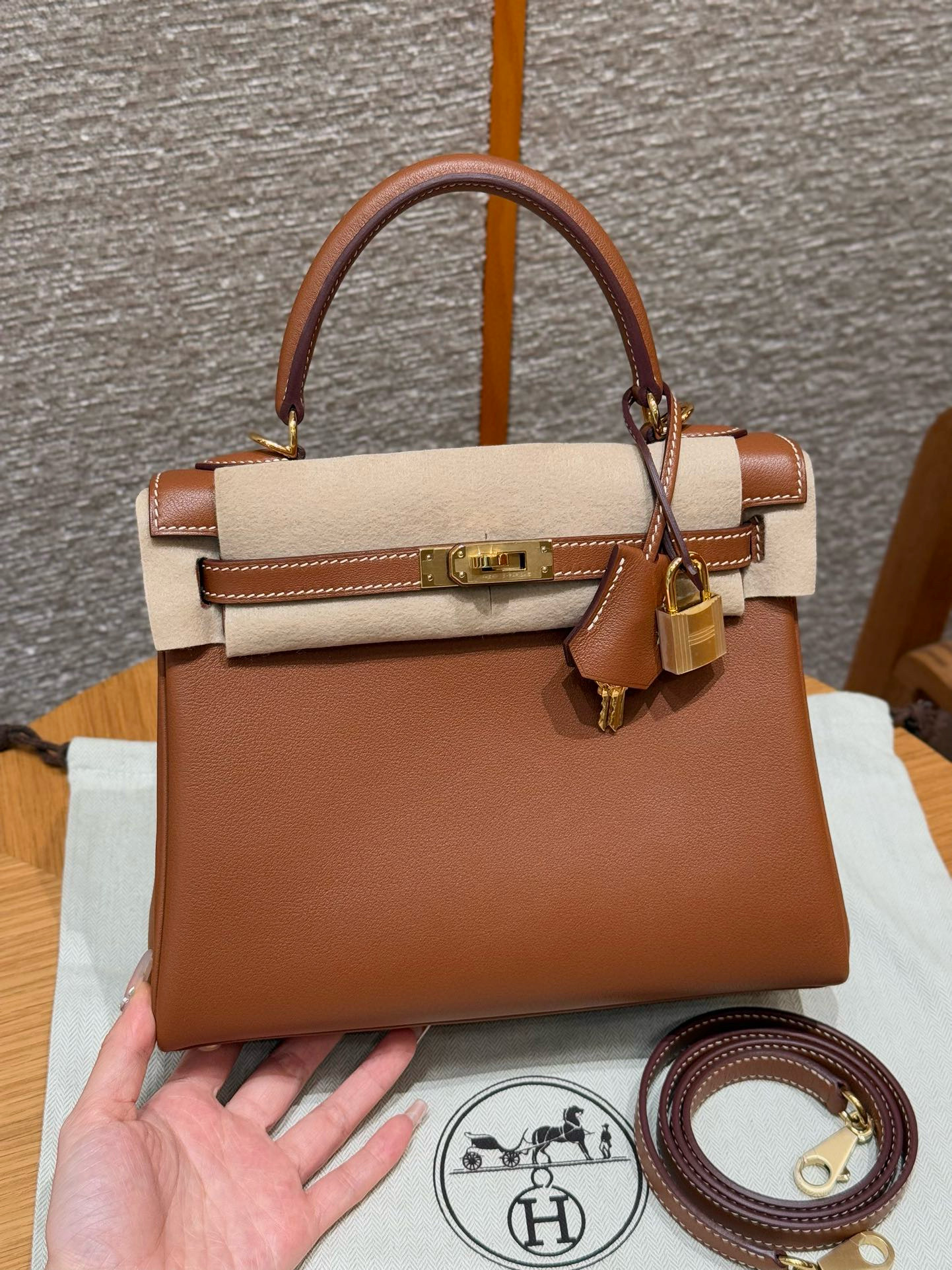 에르메스 Hermes Kelly 25cm Swift 37 Gold/gold