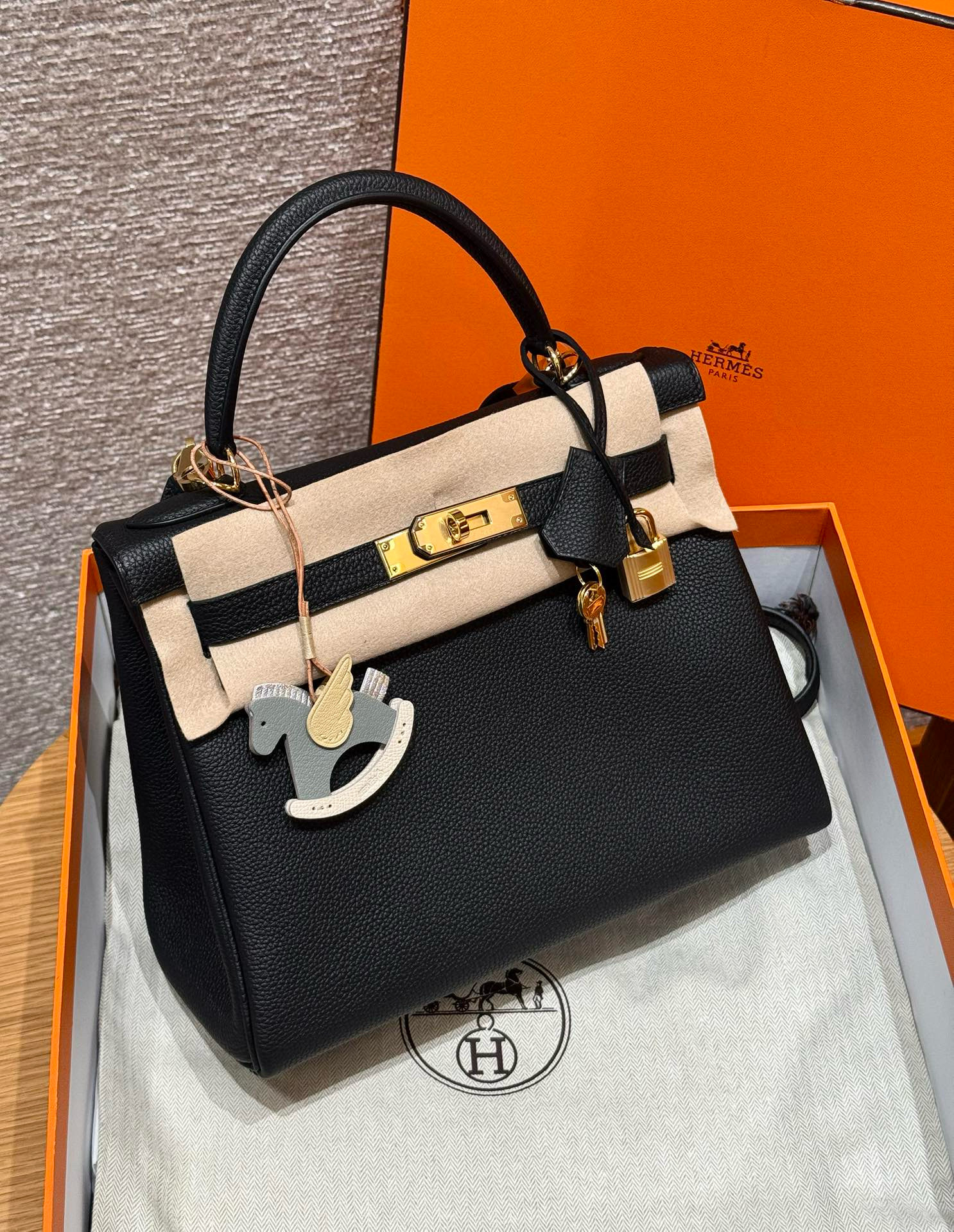 에르메스 Hermes Kelly 28cm Togo 89 Noir/gold