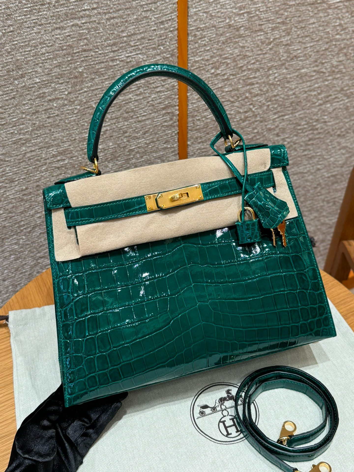 에르메스 Hermes Kelly 28cm Niloticus 6Q Vert Emeraude/gold