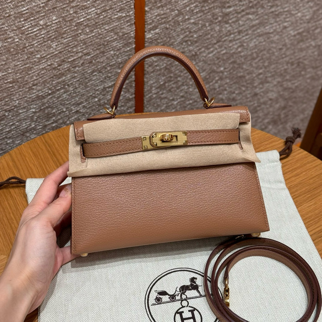 에르메스 Hermes Mini Kelly 19cm Chèvre 2J Quebracho/gold