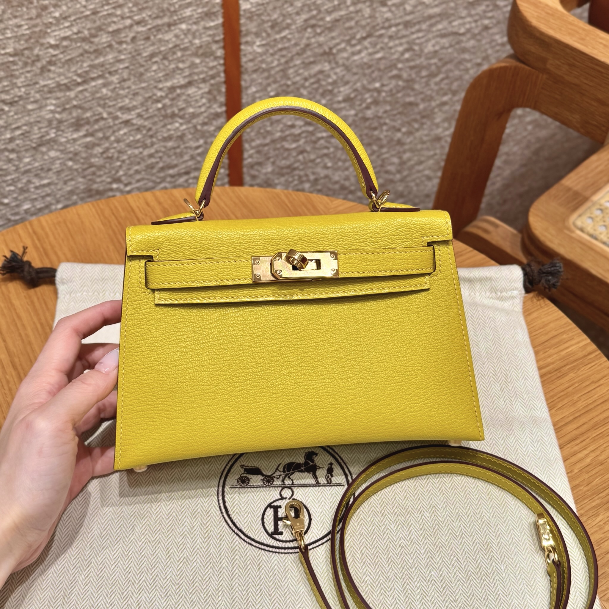 에르메스 Hermes Mini Kelly 19cm Chèvre 9o Jaune Naples/gold