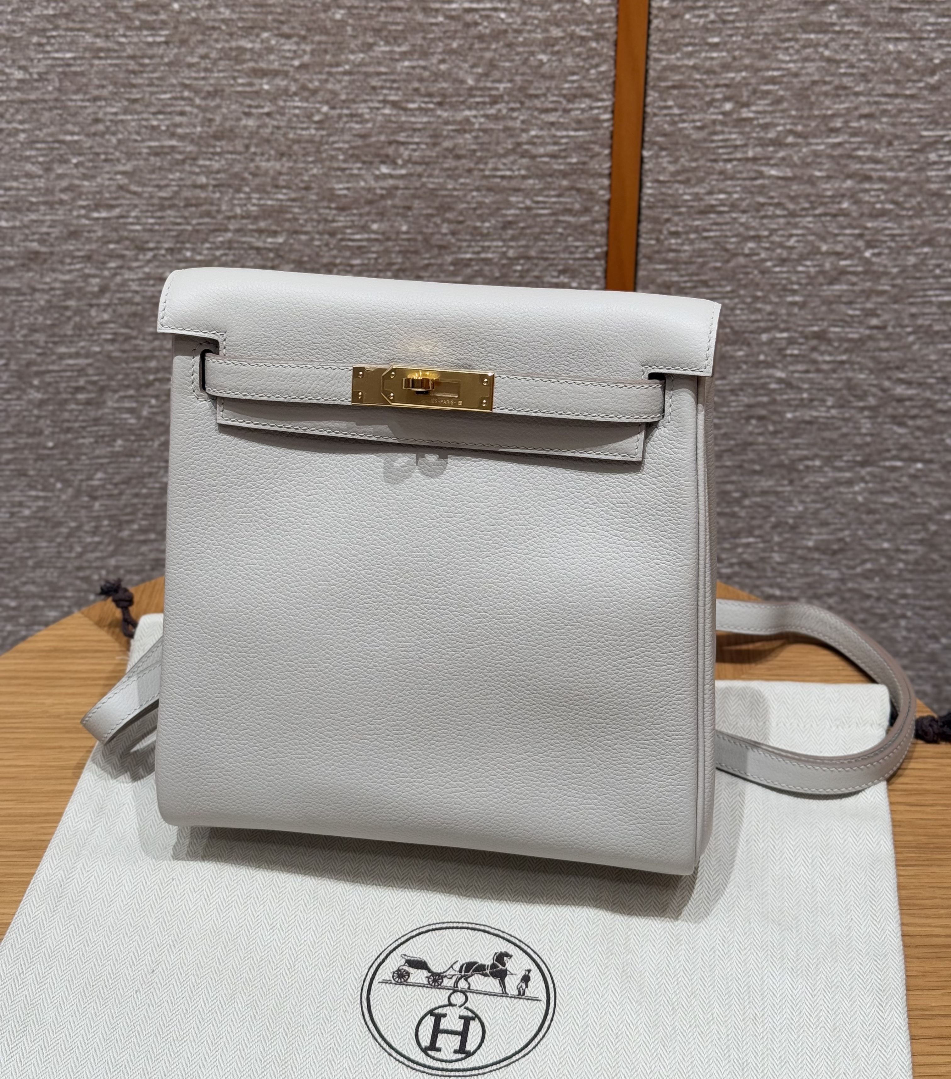 에르메스 Hermes Kelly Ado 21cm evercolor 8L Beton/gold