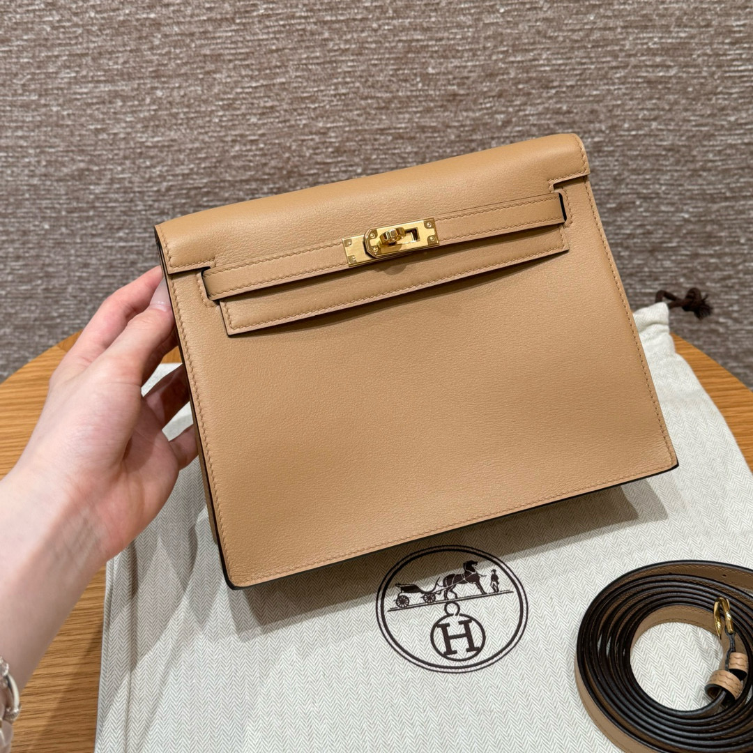 에르메스 Hermes Kelly danse 22cm swift 0M Chai/gold