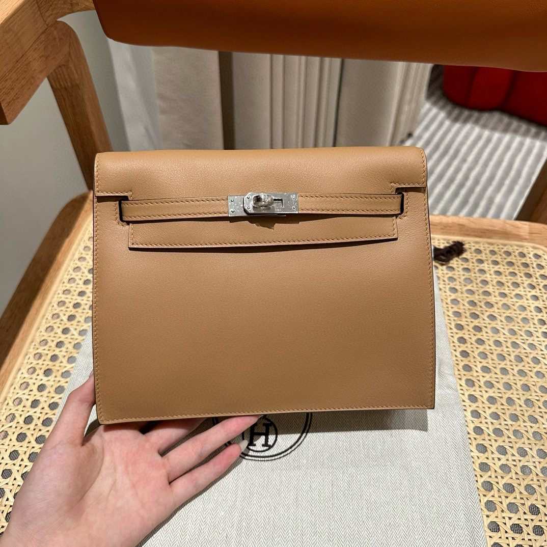 에르메스 Hermes Kelly danse 22cm swift 0M Chai/silver