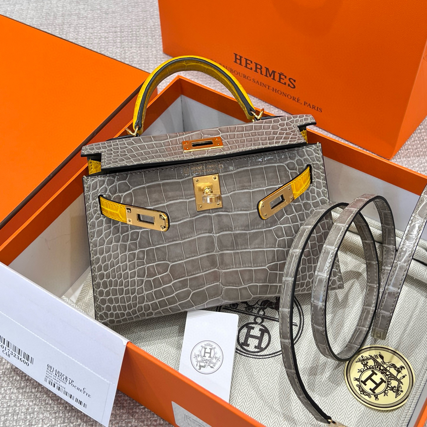 에르메스 Hermes Mini Kelly Hcp crocodile 81 Gris Tourerlle and 9D Jaune amber/gold