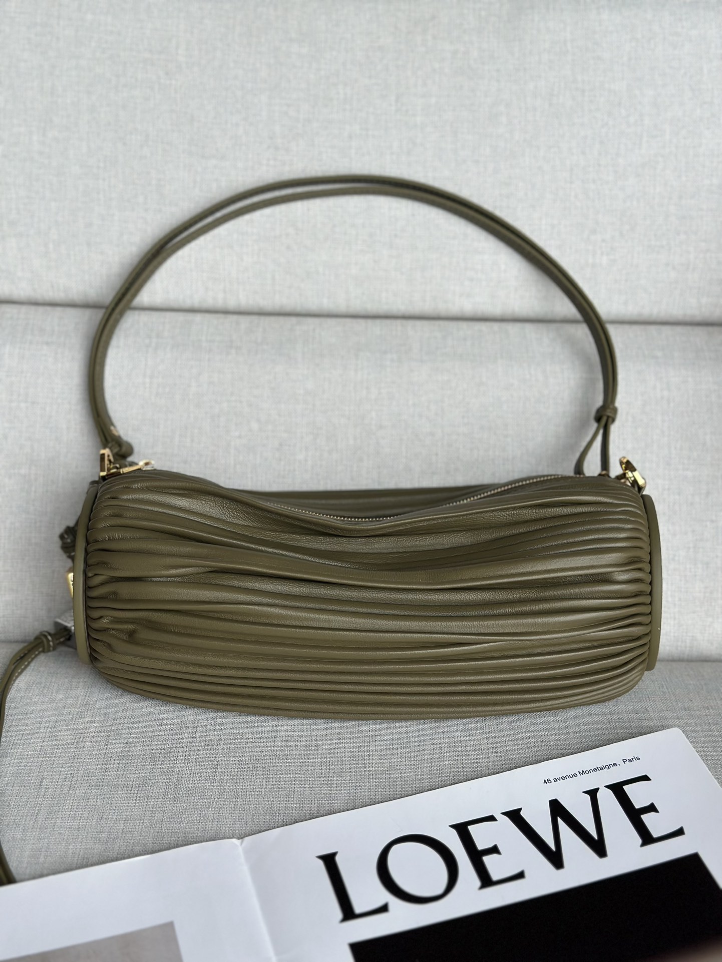 로에베 Loewe A912P84X27-1100  Bracelet Pouch In Pleated Nappa