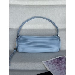 로에베 Loewe A912P84X27-1100  Bracelet Pouch In Pleated Nappa