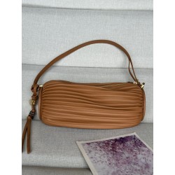 로에베 Loewe A912P84X27-1100  Bracelet Pouch In Pleated Nappa