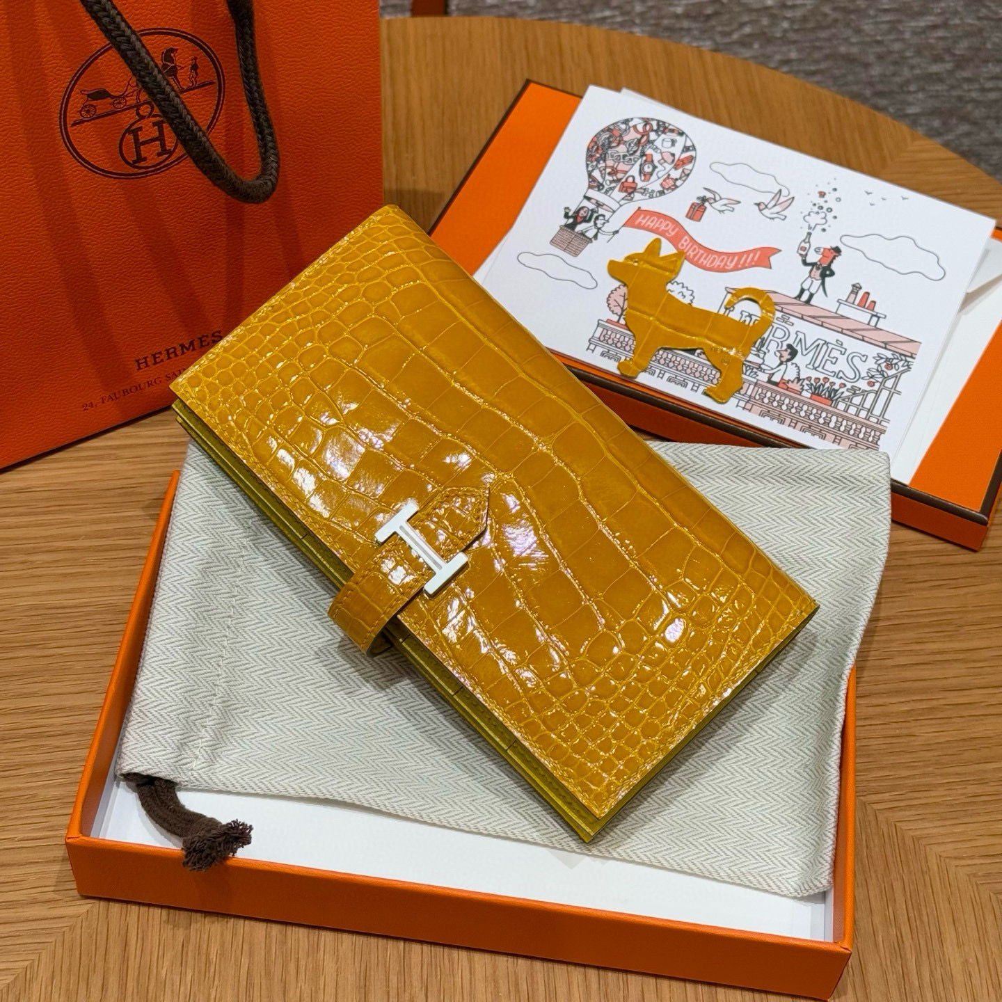 에르메스 Hermes Bearn wallet Soufflet 17.5cm Bright faced America Alligator 9D Jaune ambre/silver