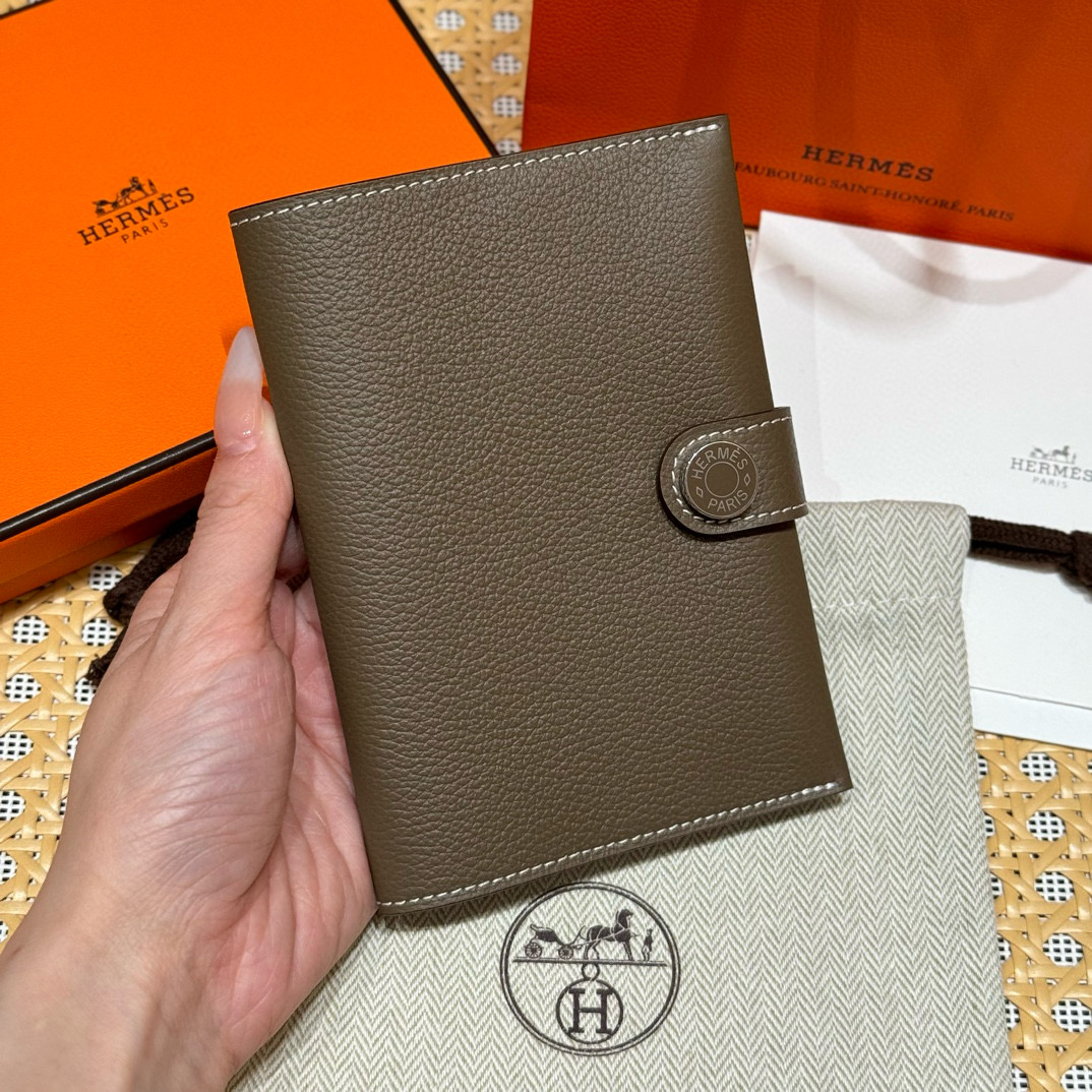 에르메스 Hermes R.M.S Passport case 상품리스트 13.5cm Evercolor 18 Etoupe/silver