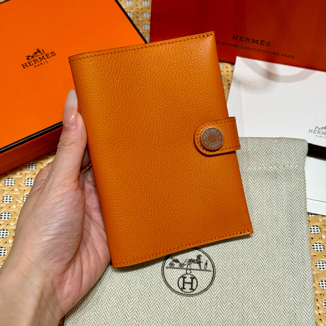 에르메스 Hermes R.M.S Passport case 상품리스트 13.5cm Evercolor 93 Orange/silver