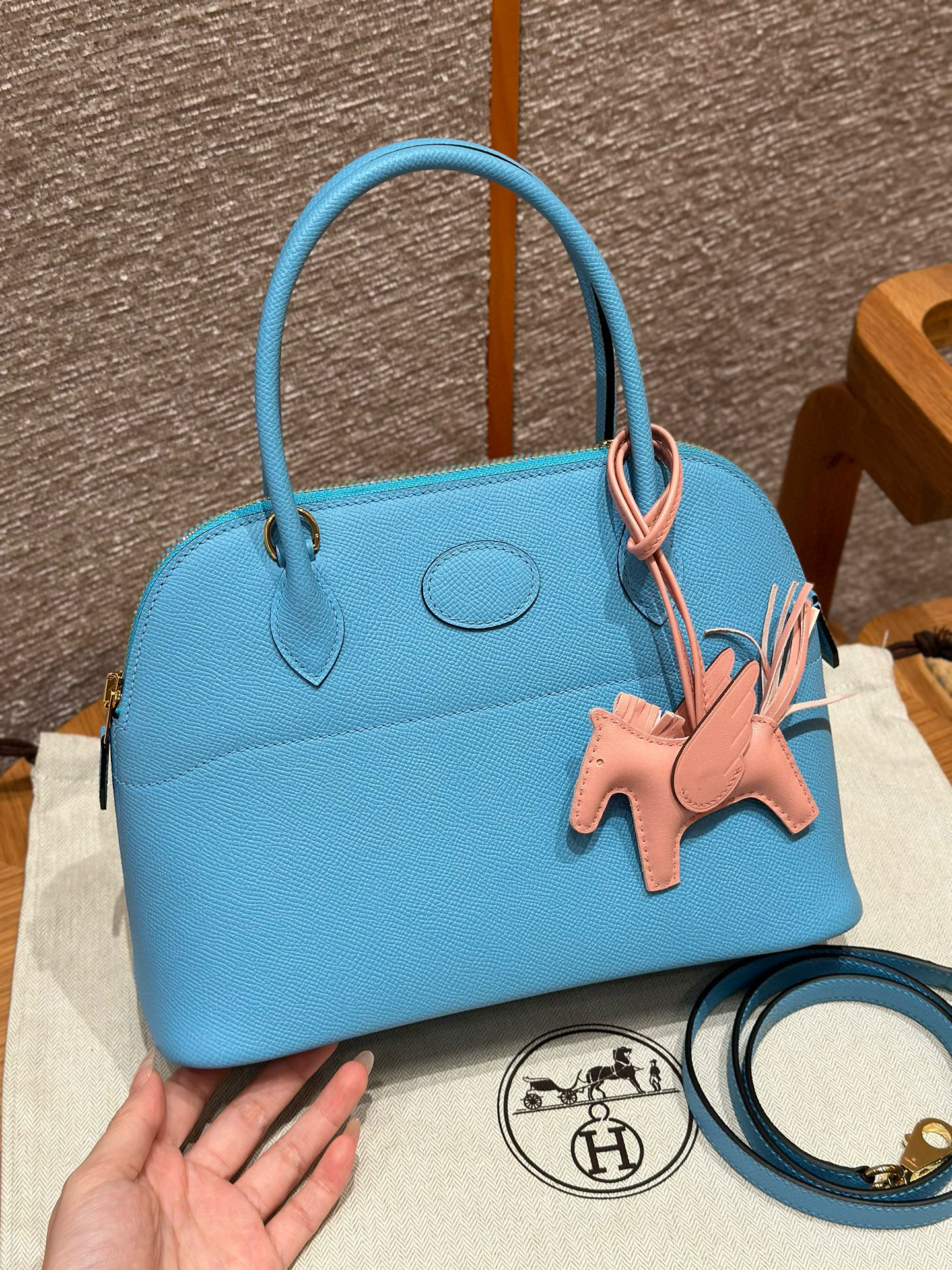 에르메스 Hermes Bolide 27cm Epsom 7N Celeste/gold