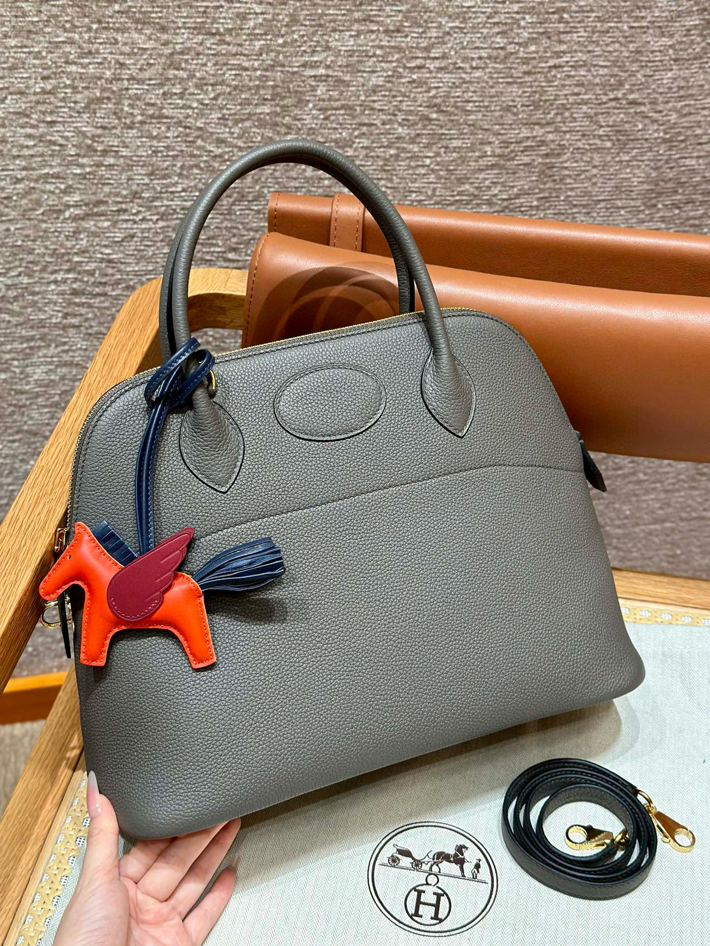 에르메스 Hermes Bolide 31cm Clemence 0L Gris Meyer/gold